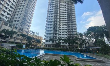 2BR CONDO W BAR&BALCONY OVERLOOKING MCKINLEY
