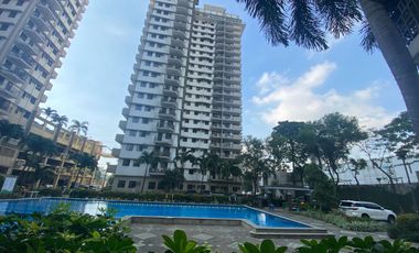 2BR CONDO W BAR&BALCONY OVERLOOKING MCKINLEY