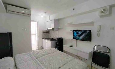 Sewa studio furnished ada water heater apartemen Bassura City