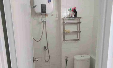 Sewa studio furnished ada water heater apartemen Bassura City