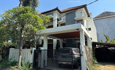 Disewakan Rumah 2 Lantai Luas 300m² di Gatsu Denpasar – 5 KT, SHM, Akses 2 Mobil
