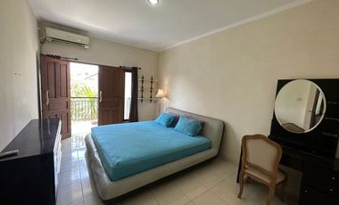 Disewakan Rumah 2 Lantai Luas 300m² di Gatsu Denpasar – 5 KT, SHM, Akses 2 Mobil
