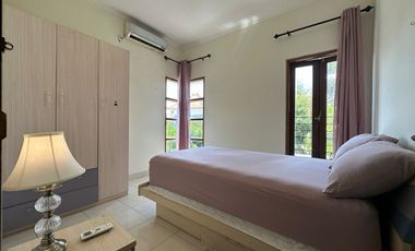 Disewakan Rumah 2 Lantai Luas 300m² di Gatsu Denpasar – 5 KT, SHM, Akses 2 Mobil