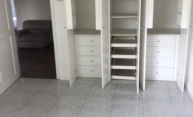 RENTO BELLA CASA SIN AMOBLAR!