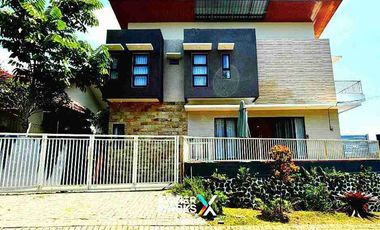 Dijual Villa Modern Full Furnish Plus Kolam Renang di Panderman Hill, Batu