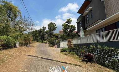 Dijual Villa Modern Full Furnish Plus Kolam Renang di Panderman Hill, Batu