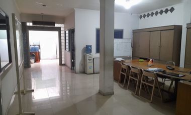 Dijual/Disewakan Gedung Kantor Strategis di Jalan Moh Toha Karawaci.