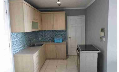 di sewa kan apartemen french walk tower paris lt 23 full furnish unit bagus dan bersih. pertahun