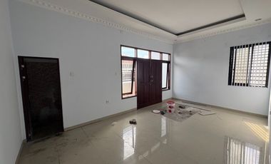 Ruko Strategis 3 Lantai Disewakan, di Denpasar Barat Area