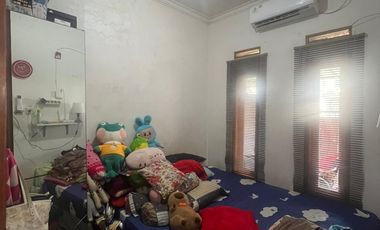 RUMAH MINIMALIS 1 LANTAI LINGKUNGAN ASRI NYAMAN DI KOMPLEK ALMAAS BANDUNG