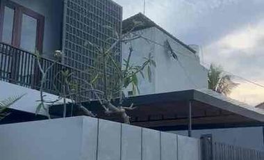 Rumah Free Kitchen Set Minimalis Dengan Lantai 2