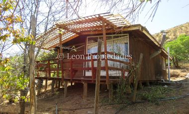 Leon Propiedades vende Terreno de 6ha. con casa en sector Cuyuncavi, Curacaví.