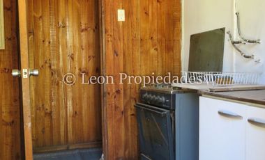 Leon Propiedades vende Terreno de 6ha. con casa en sector Cuyuncavi, Curacaví.