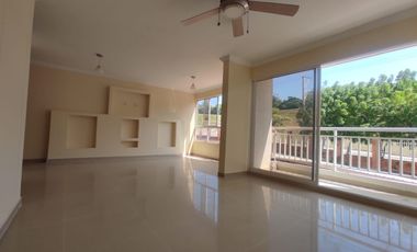 Se arrienda apartamento en Miramar