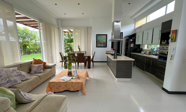 Casa campestre en el condominio hacienda la pradera