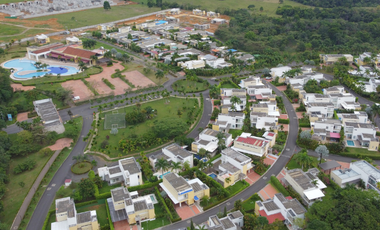 Casa campestre en el condominio hacienda la pradera