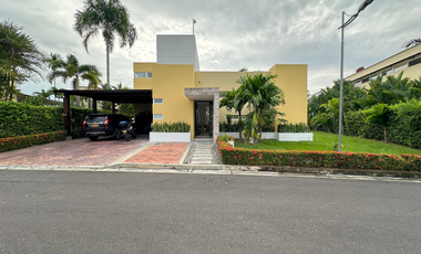 Casa campestre en el condominio hacienda la pradera