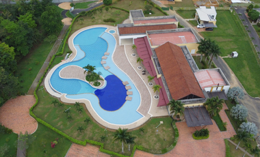 Casa campestre en el condominio hacienda la pradera