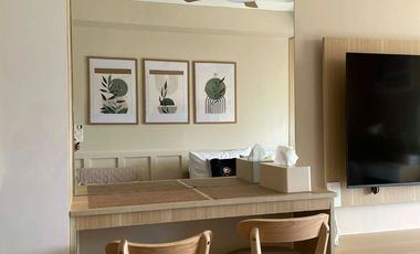 Fully furnished Studio Unit with City and Seaview for RENT