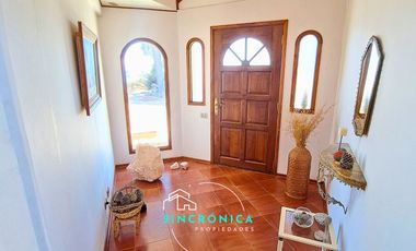 SINCRÓNICA PROPIEDADES ARRIENDA POR AÑO CORRIDO GRAN PARCELA EN 12 DE LA FAMA, ALGARROBO
