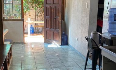 Se vende casa en Villa los Jardines, Ñuñoa ,4 dormitorios 1 baño, estacionamiento $ 168.000.000