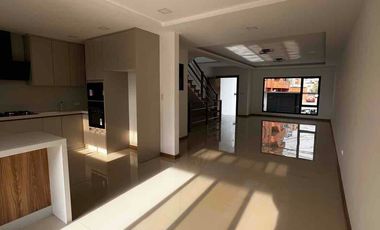 hermosa casa en venta a estrenar sector medio ejido en san Joaquín el batán