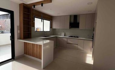 hermosa casa en venta a estrenar sector medio ejido en san Joaquín el batán