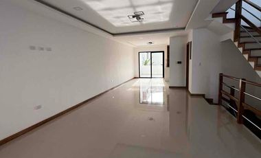 hermosa casa en venta a estrenar sector medio ejido en san Joaquín el batán