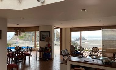 Totoritas Ocasión - Vendo casa en el malcecón con la mejor vista a la playa grande y a la playa chica- - 4 Dorm. con 4 Baños incorporados