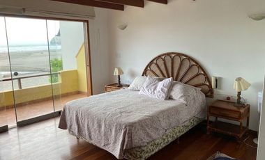 Totoritas Ocasión - Vendo casa en el malcecón con la mejor vista a la playa grande y a la playa chica- - 4 Dorm. con 4 Baños incorporados