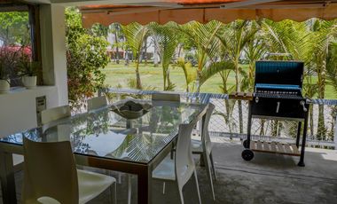 Vendo cómoda casa frente al parque principal en playa Las Totoritas - 4 Dorm. US$ 299,000.00