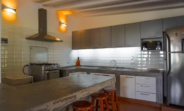 Vendo cómoda casa frente al parque principal en playa Las Totoritas - 4 Dorm. US$ 299,000.00