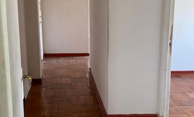 Arriendo departamento a pasos Estacion Metro Estadio Nacional, 2 dormitorios 1 baño, $ 500.000 mas $ 45.000 gastos comunes