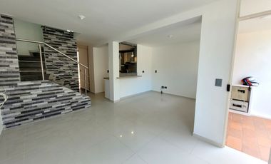 SE ARRIENDA CASA REMODELADA EN SOL DE GALICIA,FRENTE A LA ZONA SOCIAL.