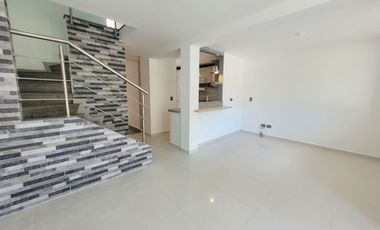 SE ARRIENDA CASA REMODELADA EN SOL DE GALICIA,FRENTE A LA ZONA SOCIAL.