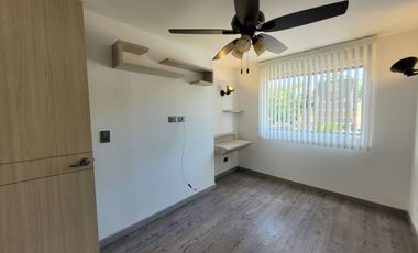 SE ARRIENDA CASA REMODELADA EN SOL DE GALICIA,FRENTE A LA ZONA SOCIAL.