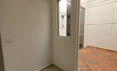 SE ARRIENDA CASA REMODELADA EN SOL DE GALICIA,FRENTE A LA ZONA SOCIAL.