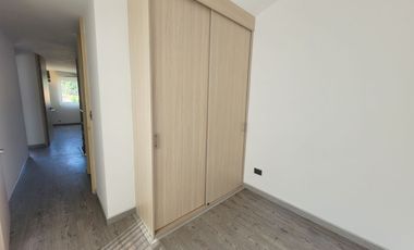 SE ARRIENDA CASA REMODELADA EN SOL DE GALICIA,FRENTE A LA ZONA SOCIAL.