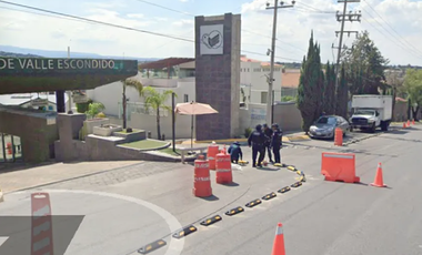 CASA EN VENTA EN ATIZAPÁN DE ZARAGOZA: Ubicación Estratégica en Lomas de Valle Escondido, a Minutos de Zona Esmeralda y Club de Golf