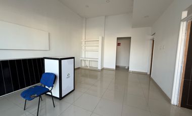 RENTA DE LOCAL COMERCIAL EN PLAZA, ZONA SUR, LEÓN, GTO.