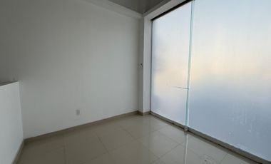 RENTA DE LOCAL COMERCIAL EN PLAZA, ZONA SUR, LEÓN, GTO.