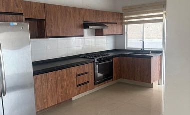 Casa en Renta en Pedregales, Zona Poniente | 3 Recámaras con Baño y Jardín Amplio
