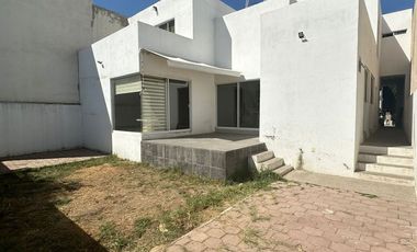 Casa en Renta en Pedregales, Zona Poniente | 3 Recámaras con Baño y Jardín Amplio