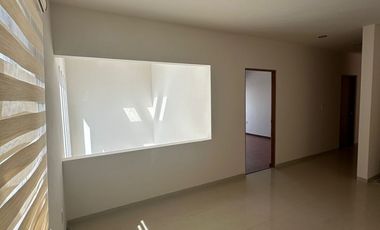 Casa en Renta en Pedregales, Zona Poniente | 3 Recámaras con Baño y Jardín Amplio