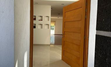 Casa en Renta en Pedregales, Zona Poniente | 3 Recámaras con Baño y Jardín Amplio