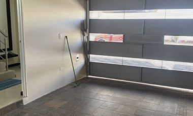 VENDO CASA HERMOSA EN IZAMBA-SECTOR COLEGIO ATENAS -AMBATO