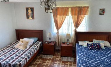 Casa de venta en Intag, 3 hectáreas de terreno con árboles frutales