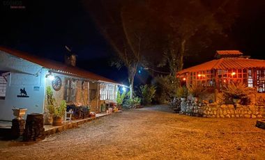 Casa de venta en Intag, 3 hectáreas de terreno con árboles frutales