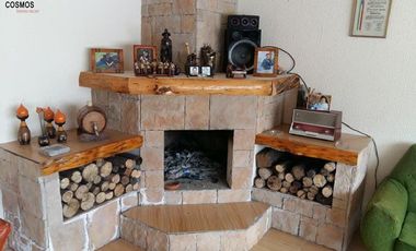 Casa de venta en Intag, 3 hectáreas de terreno con árboles frutales