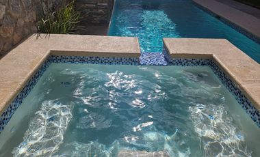 HERMOSA RESIDENCIA EN VENTA, AREA CAMPOS ELISEOS, CON ALBERCA